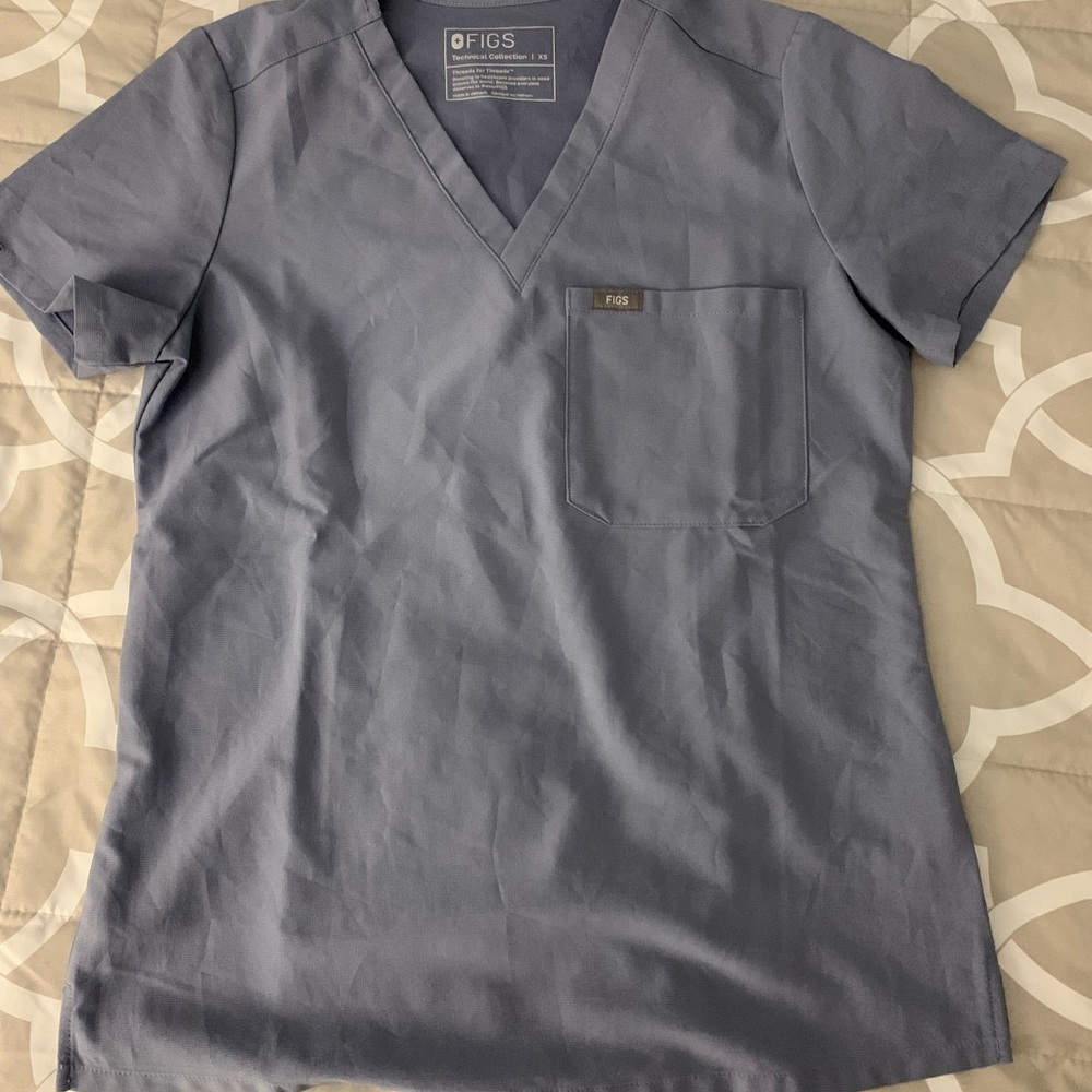 Figs Women’s scrubs in vapor blue- XS Catarina